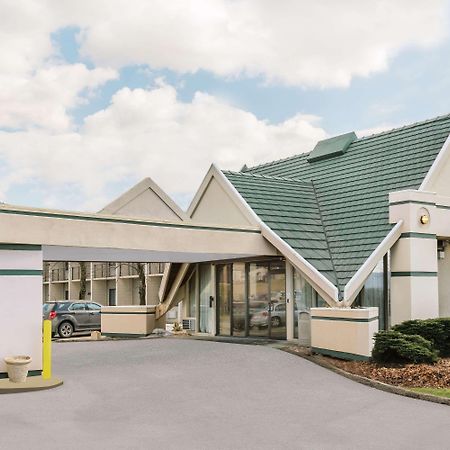 Days Inn By Wyndham Rutland/Killington Area Extérieur photo