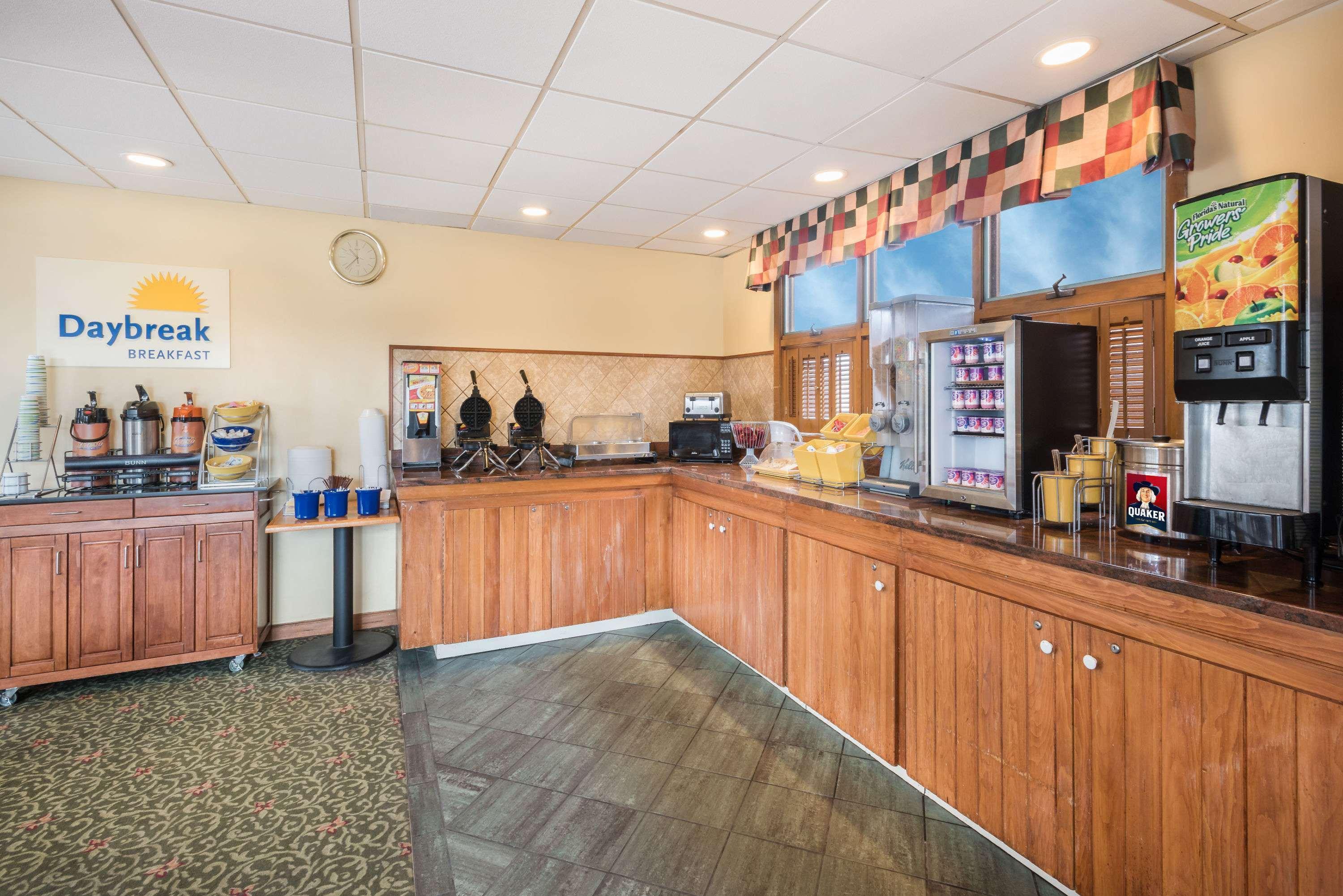 Days Inn By Wyndham Rutland/Killington Area Extérieur photo