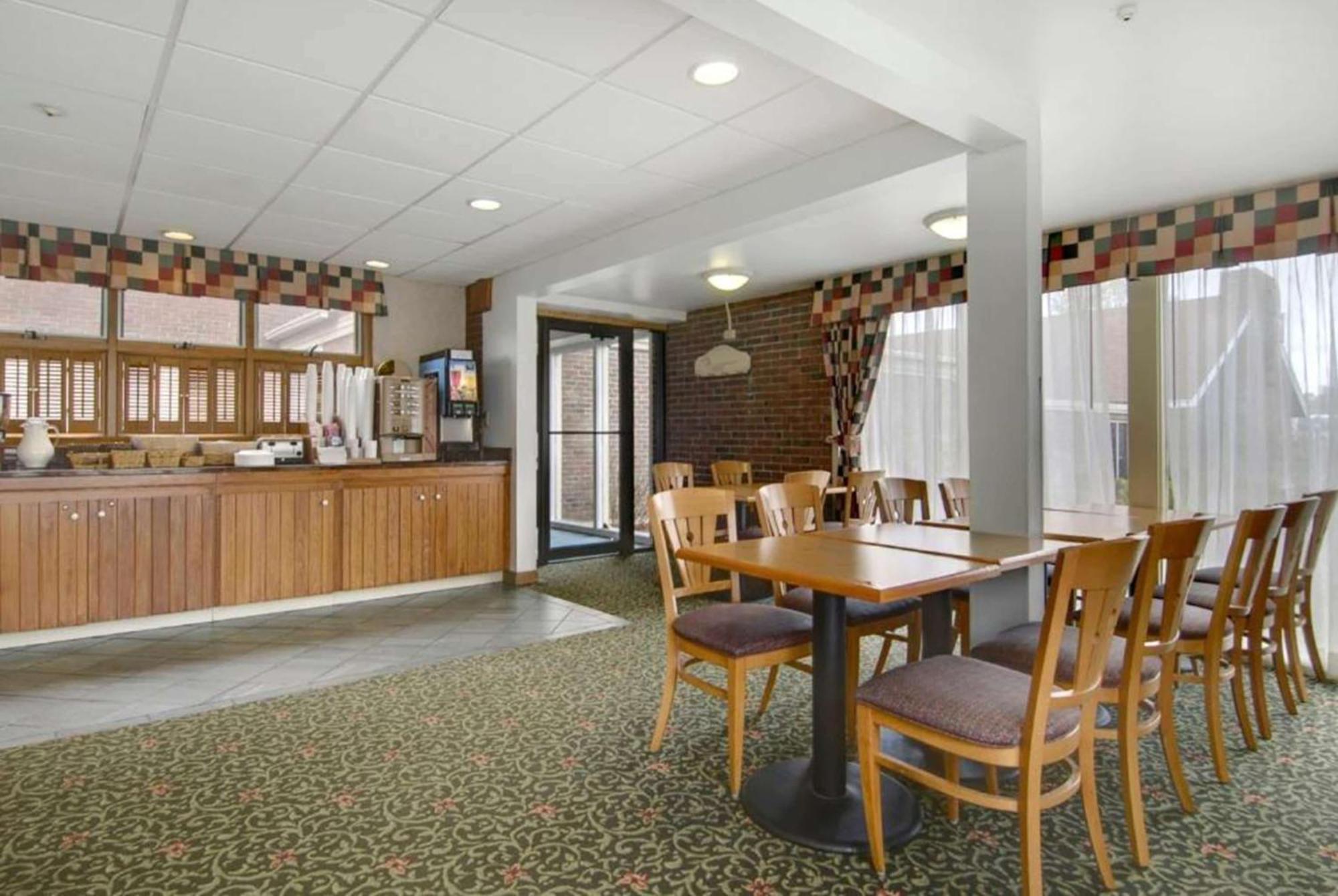 Days Inn By Wyndham Rutland/Killington Area Extérieur photo
