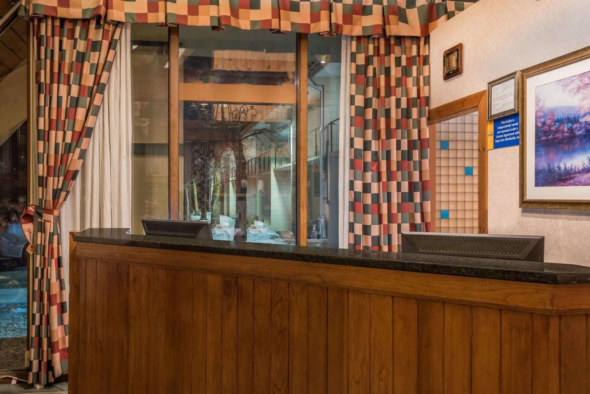 Days Inn By Wyndham Rutland/Killington Area Extérieur photo