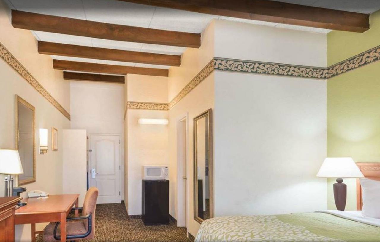 Days Inn By Wyndham Rutland/Killington Area Extérieur photo