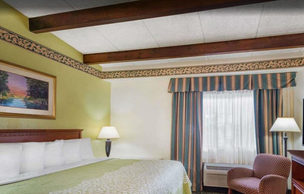 Days Inn By Wyndham Rutland/Killington Area Extérieur photo